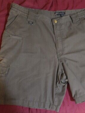 5.11 Tactical Series Men's Green Cargo Shorts Size 40